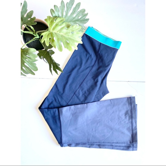 Rare Vintage Lululemon Two-Tone Blue Bellbottoms - Picture 2 of 5